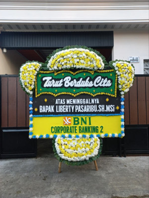 Papan Bunga Duka di Padang Tiakar