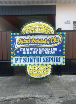 Papan Bunga Duka di Padang Tiakar