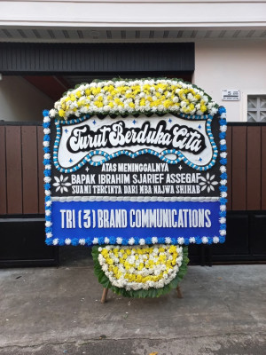 Papan Bunga Duka di Padang Tiakar